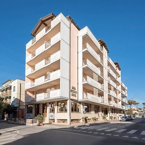 Lola Piccolo Hotel E Appartamenti